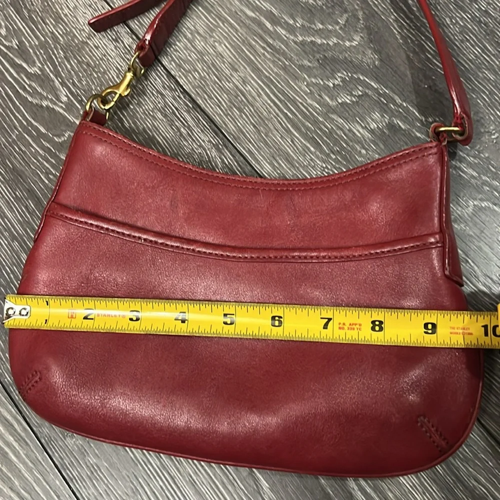 Chic Burgundy Leather Shoulder Bag - Picture 11 of 14
